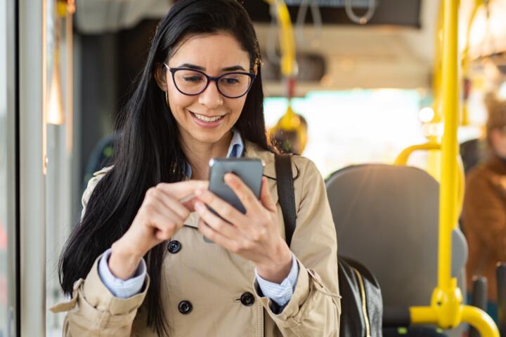 How to Handle Banking and Credit Cards While Living Overseas