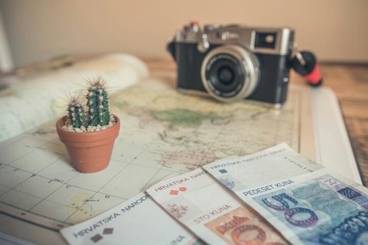 Setting Up a Sinking Fund for Travels and Hobbies